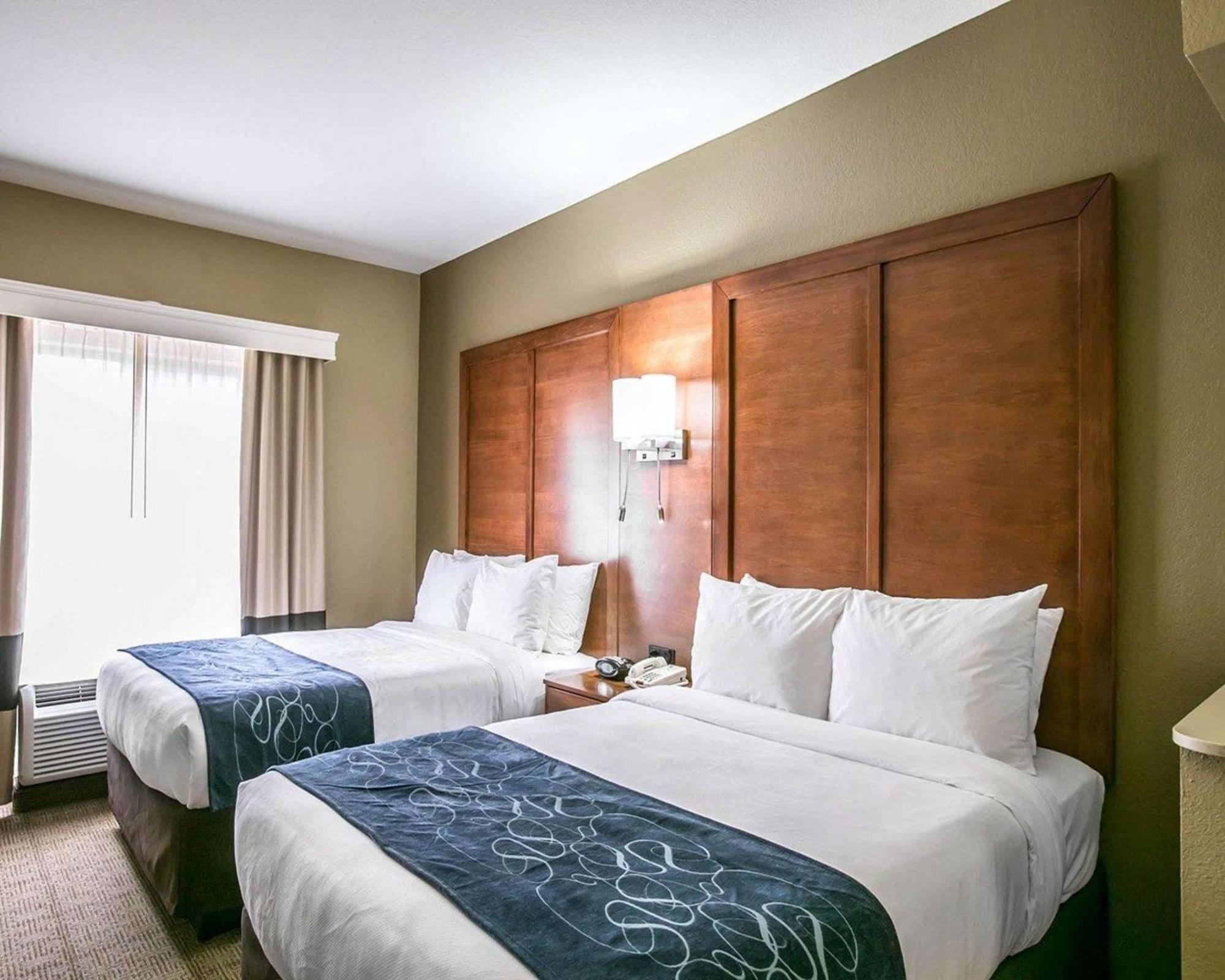 Queen Suite with Two Queen Beds - Non-Smoking