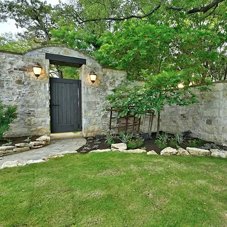 Austinteton'S Sunset Cliff Resort On Lake Travis - Private Wedding, Event, Heated Pool, Boat Dock-2