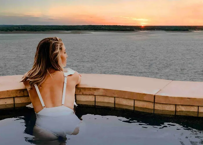 Austinteton'S Sunset Cliff Resort On Lake Travis - Private Wedding, Event, Heated Pool, Boat Dock