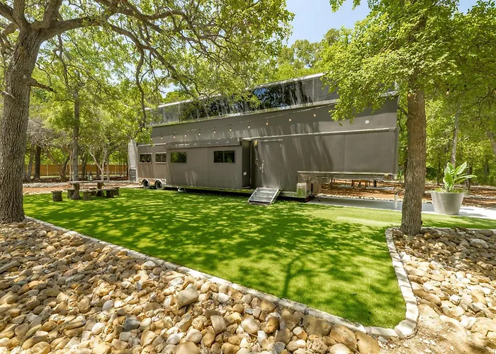 7744 Ranch Glamping Resort Austin
